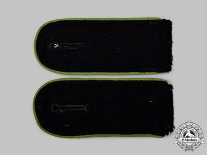 germany,_ss._a_set_of_waffen-_ss_gebirgsjäger_mann_shoulder_straps_82_m21_mnc1580