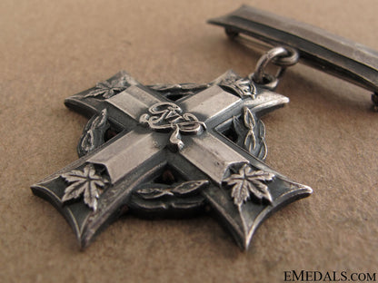 memorial_cross_to_rcaf_lancaster_navigator_83.jpg515c7c746cd0f