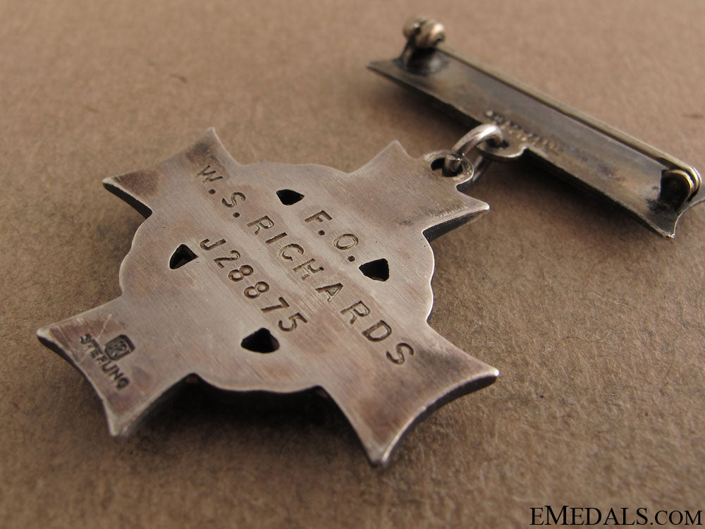 memorial_cross_to_rcaf_lancaster_navigator_84.jpg515c7c798bb06