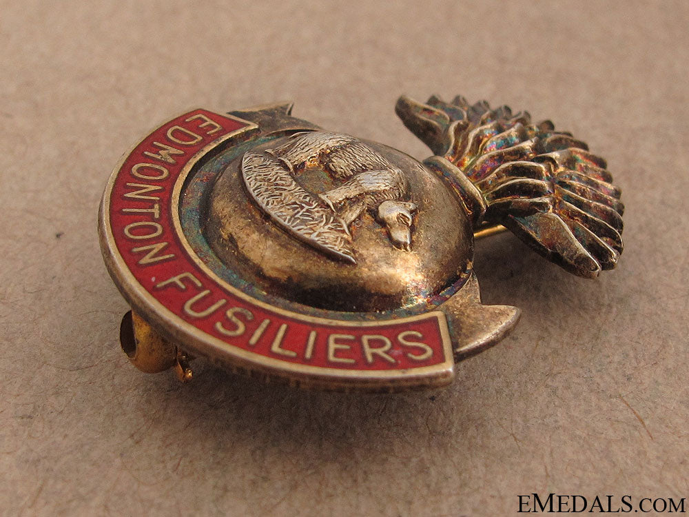wwii_edmonton_fusiliers_sweetheart_pin_87.jpg51c8518b3ac83