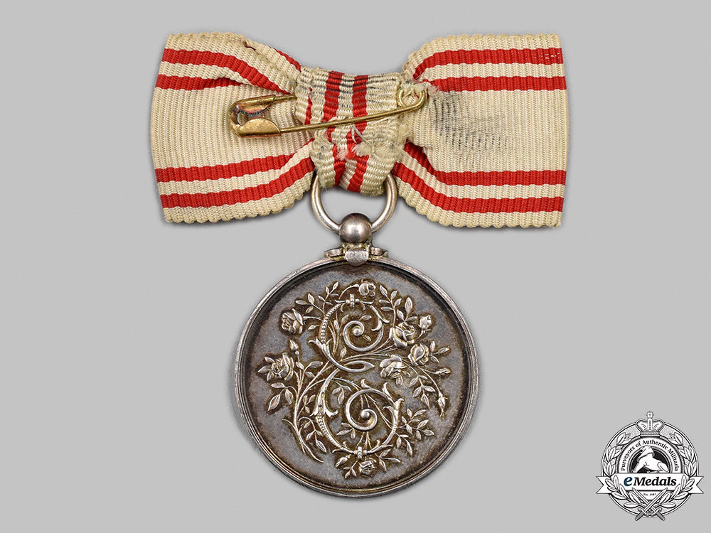 austria,_empire._an_order_of_elisabeth,_medal_grade,_c.1910_88_m21_mnc5323_1