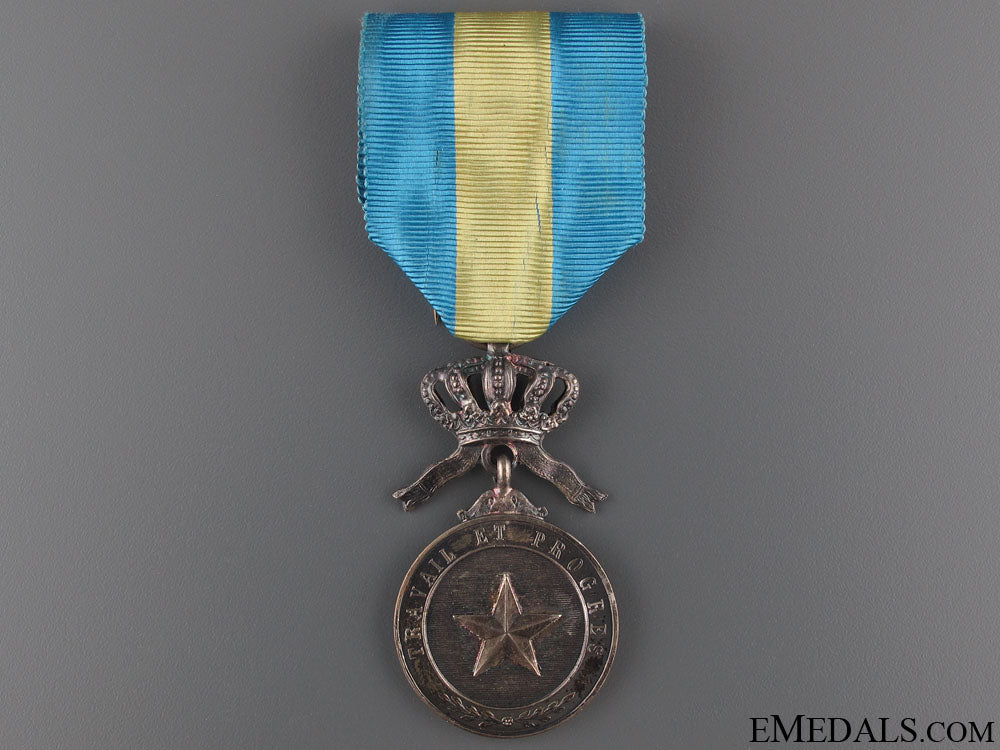 medal_of_the_order_of_the_star_of_africa_8.jpg5225eca5af94a