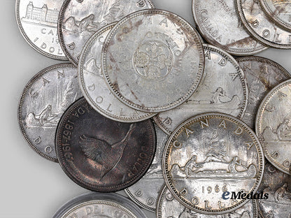 canada,_commonwealth._a_lot_of32_silver_dollars_e_medals__c7676_9