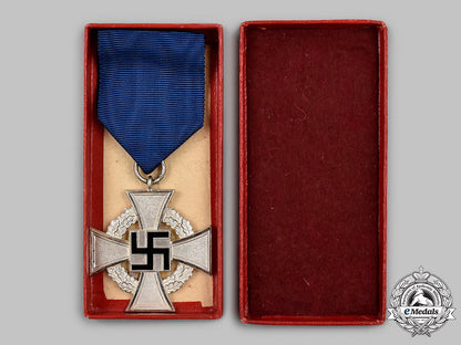 germany,_third_reich._a_mixed_lot_of_medals_92_m21_mnc7154