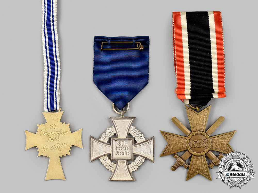 germany,_third_reich._a_mixed_lot_of_decorations_92_m21_mnc7522