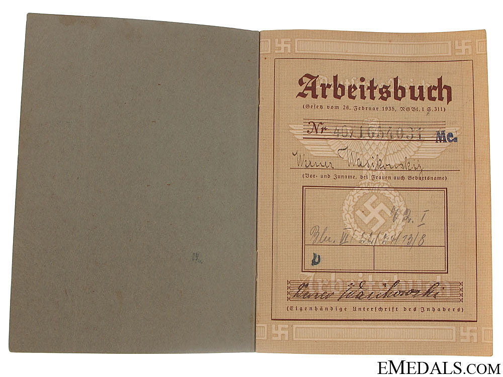 three_third_reich_id_booklets_93.jpg511907d6632dc