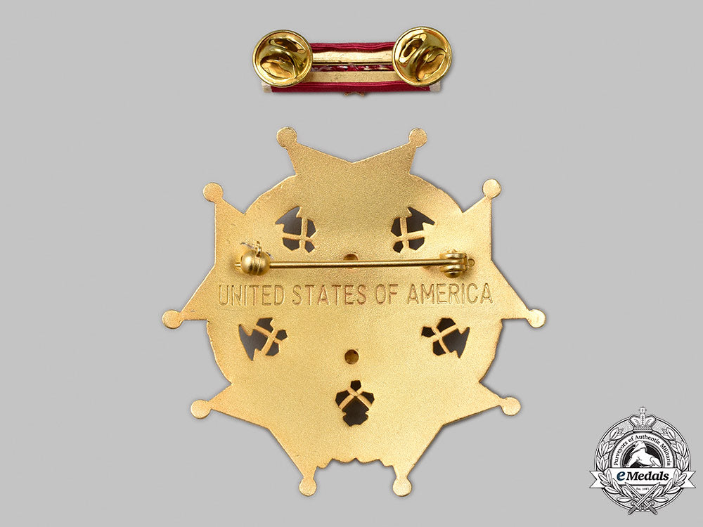united_states._a_legion_of_merit,_chief_commander_with_case_96_m21_mnc5502_1