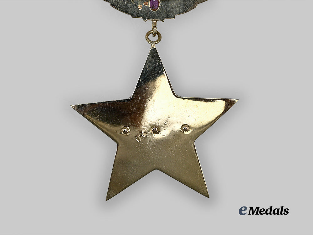 romania,_socialist_republic._a_hero_of_the_romanian_socialist_republic,_in_gold&_diamonds_e_medals__m0041-64_9