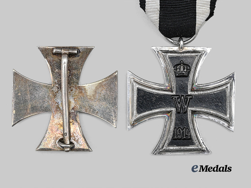 germany,_imperial._a1914_iron_cross_i_i_and_i_class_set,_with_luxury_case_e_medals__g62692_9