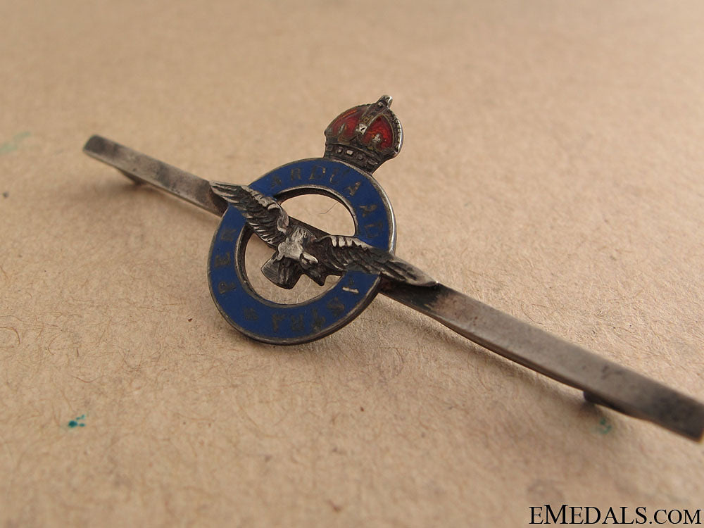 wwii_rcaf_pin_9.jpg515198bd26dd7
