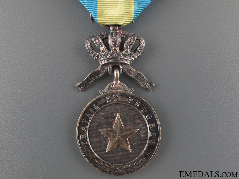 medal_of_the_order_of_the_star_of_africa_9.jpg5225ecab079a8