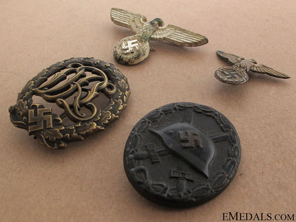 lot_of_german_insignia&_badges_9.jpg5107eb435a673