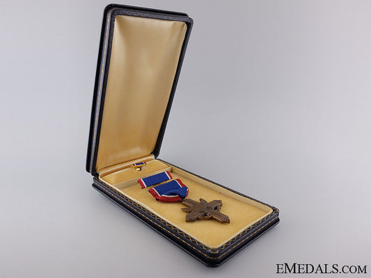 a_wwii_american_army_distinguished_service_cross;_numbered_9a.jpg543d634777e61