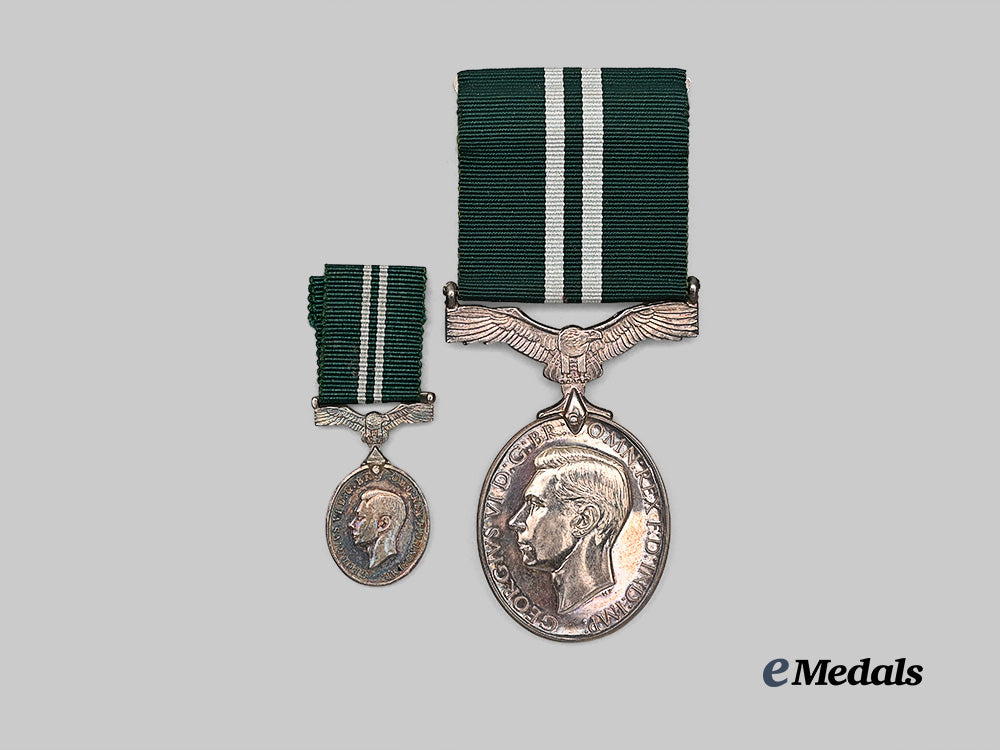 united_kingdom._an_air_efficiency_medal,_with_miniature_e_medals__g_b8333_2