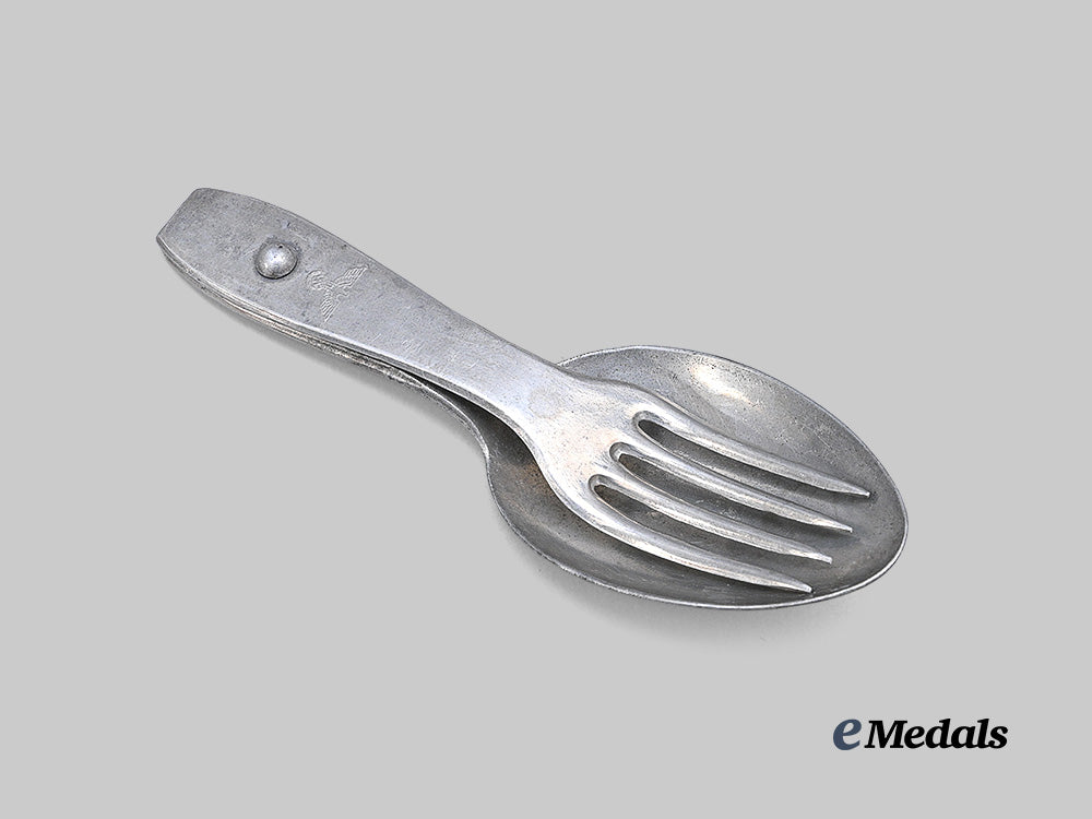 germany,_wehrmacht._a_field_spork,_mid-_war_example,_by_e_s_m_e_medals__g62662_2