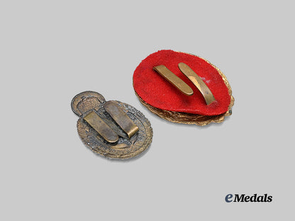 hungary,_kingdom._a_pair_of_badges_e_medals__e_u24811_4