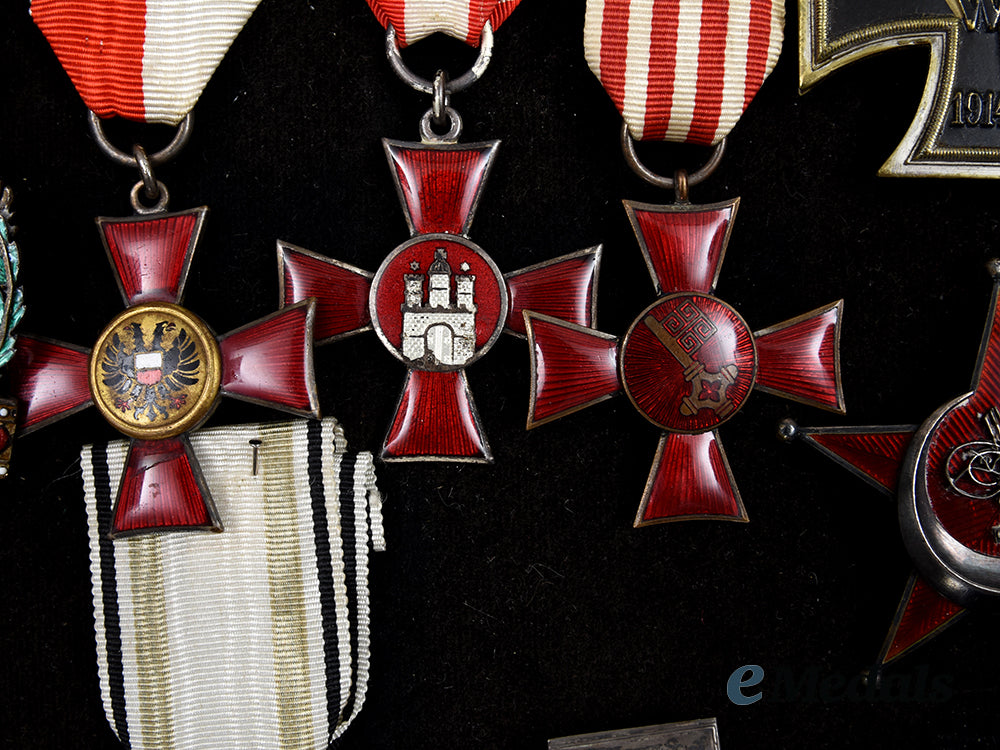 germany,_imperial._a_unique_manfred_von_richthofen_award_display,_with_authentic_and_exhibition_decorations__a_i1_0152