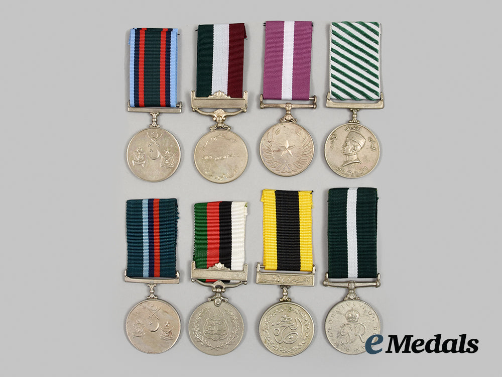pakistan,_republic._a_lot_of_medals&_awards__a_i1_0298