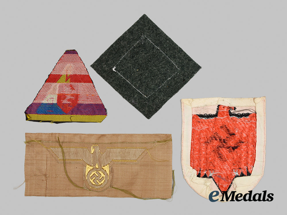 germany,_third_reich._a_group_of_four_insignia__a_i1_0432