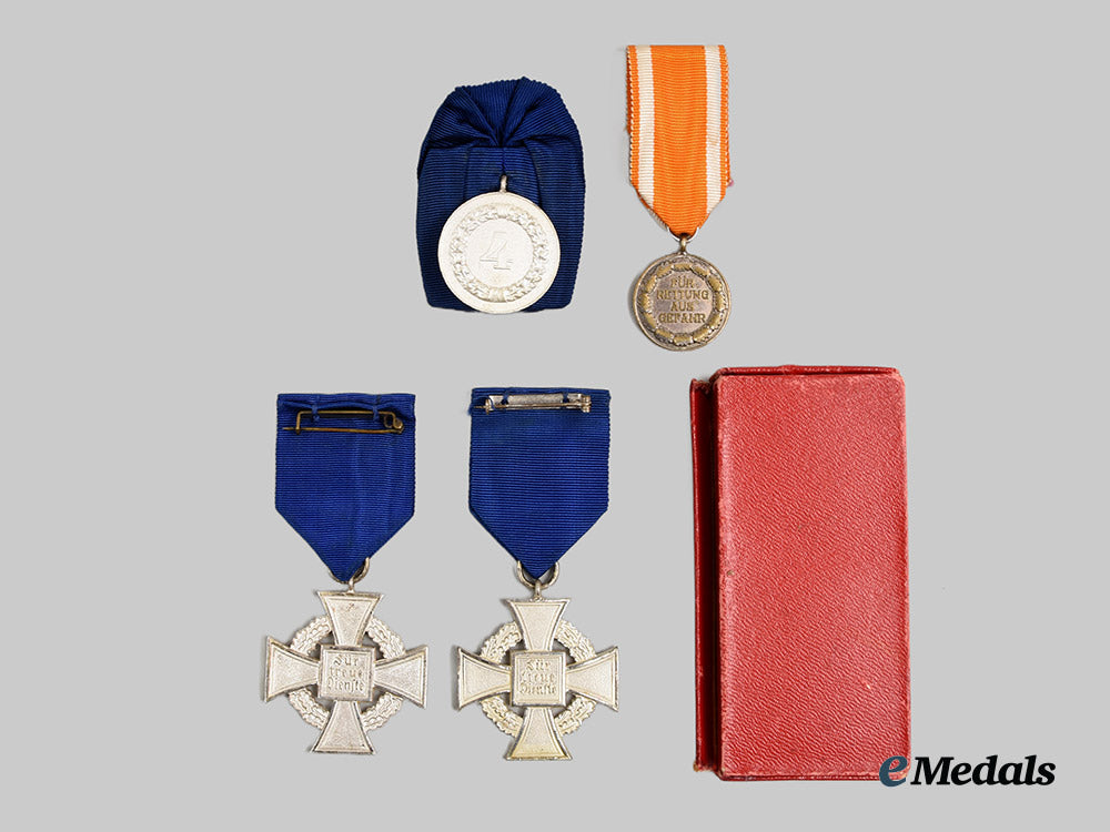 germany,_third_reich._a_grouping_of_four_service_decorations__a_i1_0712