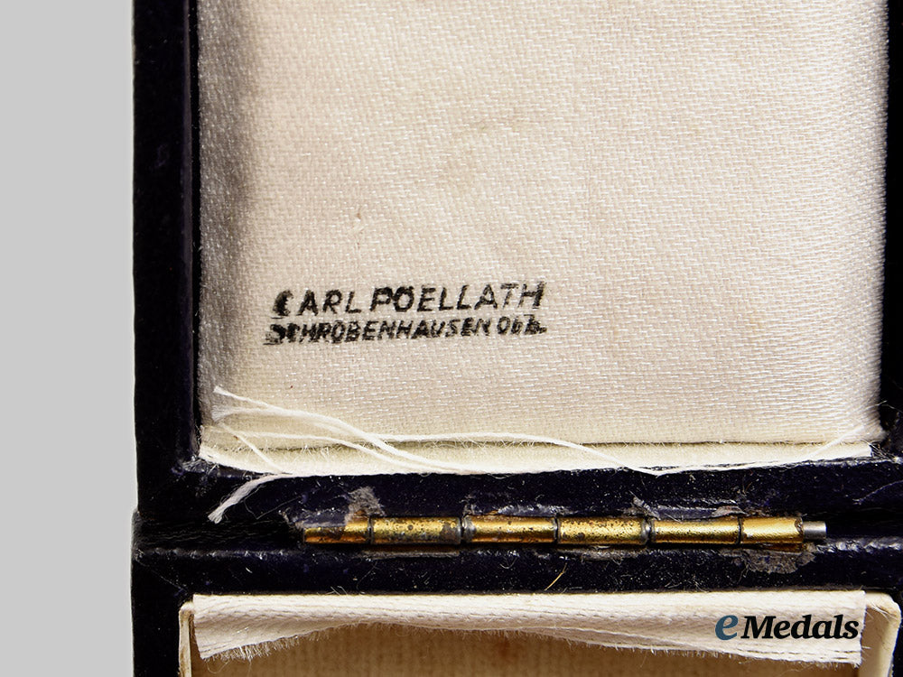 germany,_third_reich._a_lot_of_three_cased_gold_grade_honour_crosses_of_the_german_mother;_different_makers__a_i1_0722