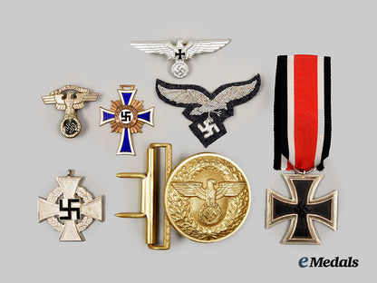 germany,_third_reich._a_mixed_lot_of_awards_and_insignia__a_i1_0881