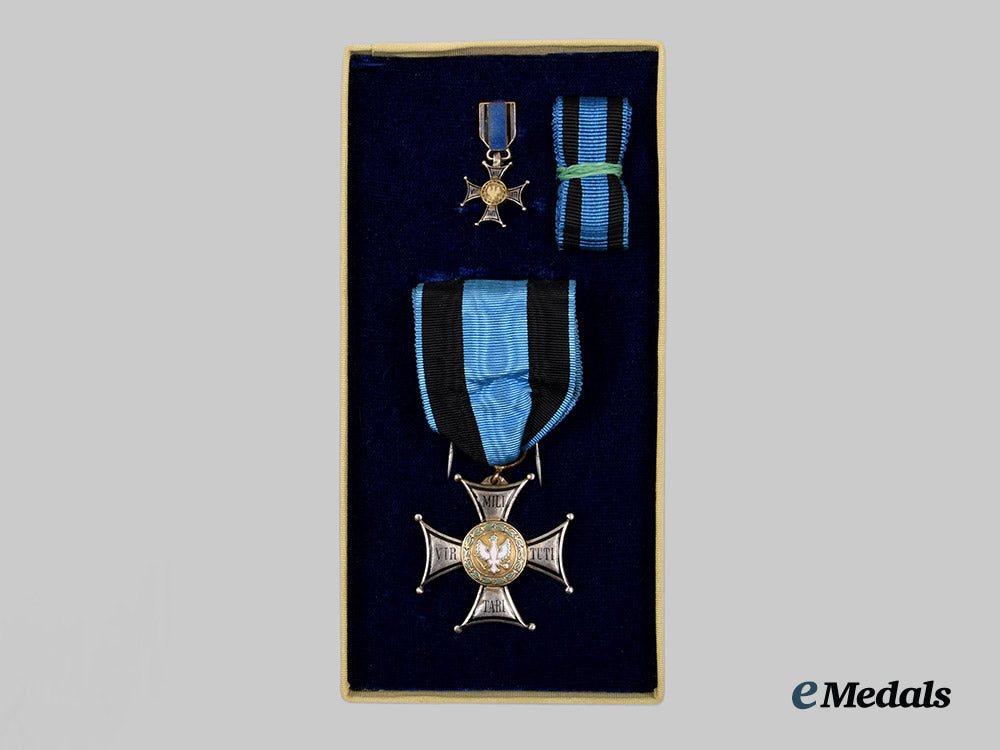 poland,_republic._an_order_of_military_virtue_with_miniature,_type_v_i,_c.1945__a_i1_0926