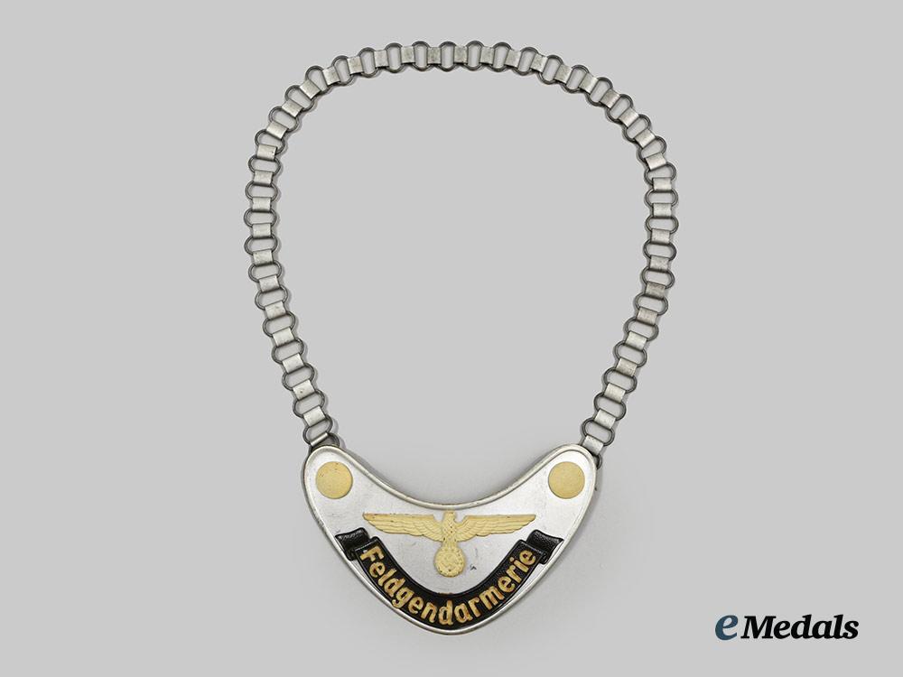 germany,_wehrmacht._a_rare_feldgendarmerie_gorget__a_i1_1318