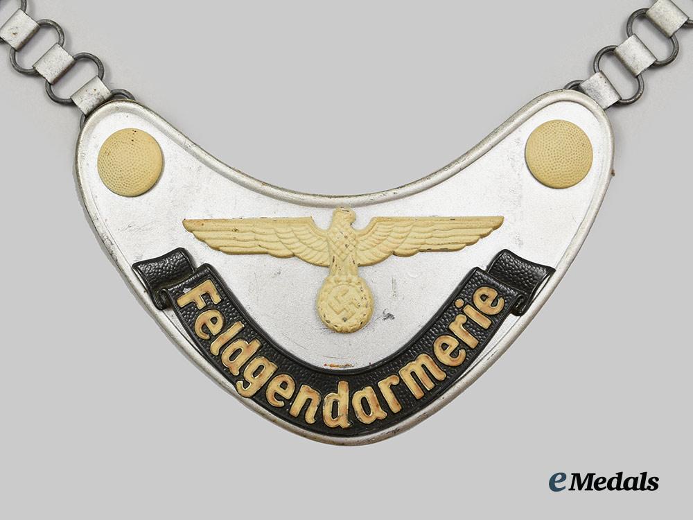 germany,_wehrmacht._a_rare_feldgendarmerie_gorget__a_i1_1319