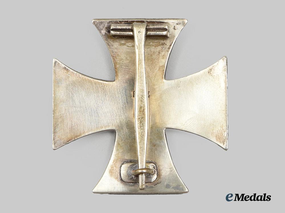 germany,_imperial._a_superb_iron_cross_presentation_set_for_a_first_world_war_combatant,_with_custom_case__a_i1_1333