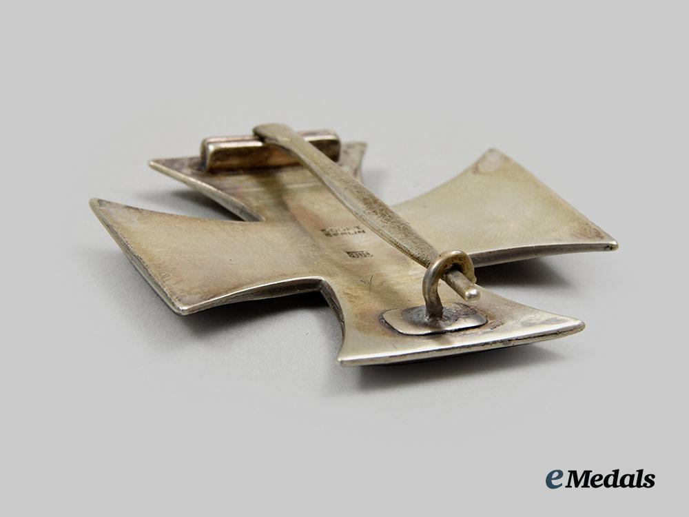 germany,_imperial._a_superb_iron_cross_presentation_set_for_a_first_world_war_combatant,_with_custom_case__a_i1_1334