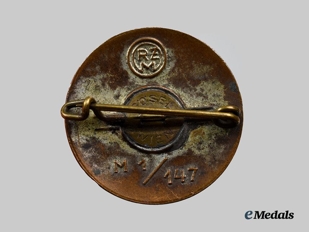 germany,_third_reich._a_lot_of_three_pins,_badges,_and_commemorative_coins__a_i1_1372