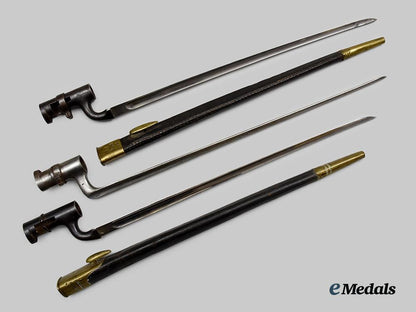 united_kingdom._a_lot_of_three_pattern1853_enfield_socket_bayonets__a_i1_1994