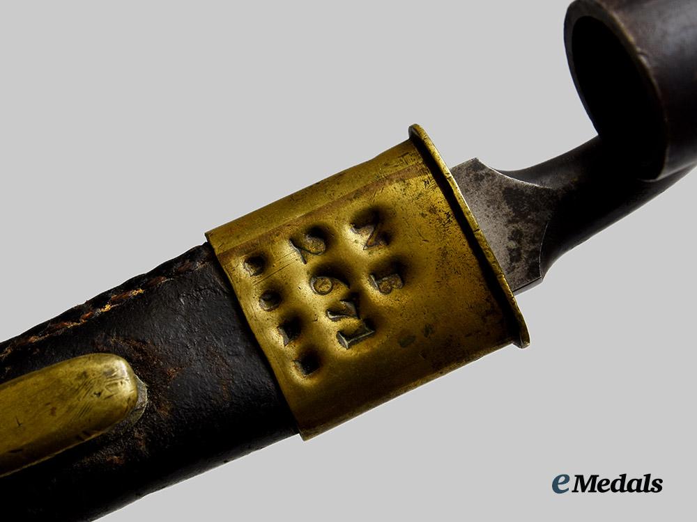 united_kingdom._a_lot_of_three_pattern1853_enfield_socket_bayonets__a_i1_1999