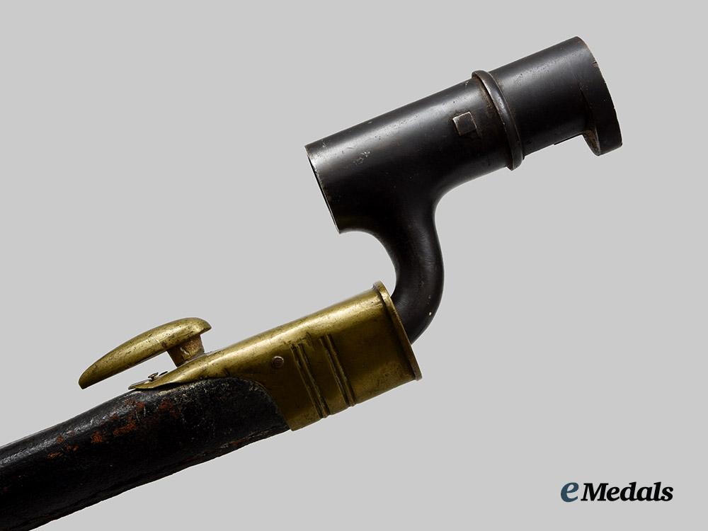 united_kingdom._a_lot_of_three_pattern1853_enfield_socket_bayonets__a_i1_2011