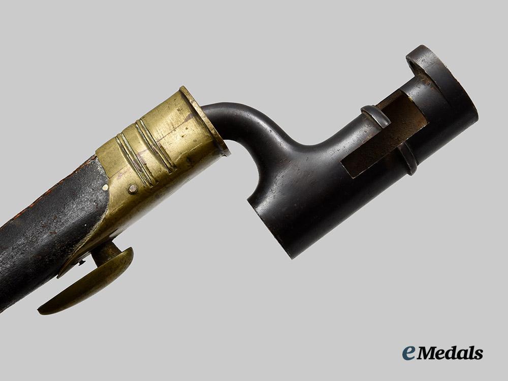 united_kingdom._a_lot_of_three_pattern1853_enfield_socket_bayonets__a_i1_2012