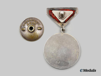 mongolia,_people’s_republic._an_honorary_medal_of_labour,_type_i,_early_numbered_example,_c.1945__a_i1_2368