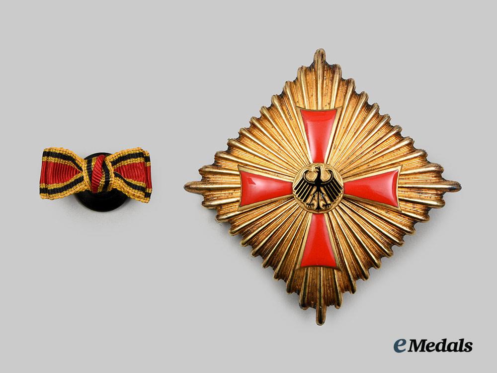germany,_federal_republic._an_order_of_merit,_great_cross_with_star_and_case_by_steinhauer&_lück,_to_adolfo_martín-_gomero__a_i1_2478