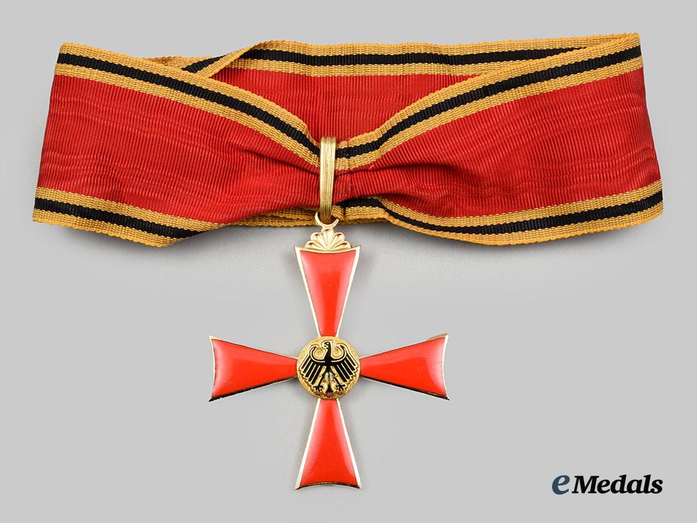 germany,_federal_republic._an_order_of_merit,_great_cross_with_star_and_case_by_steinhauer&_lück,_to_adolfo_martín-_gomero__a_i1_2482
