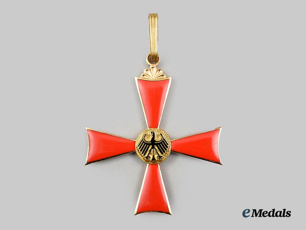germany,_federal_republic._an_order_of_merit,_great_cross_with_star_and_case_by_steinhauer&_lück,_to_adolfo_martín-_gomero__a_i1_2483