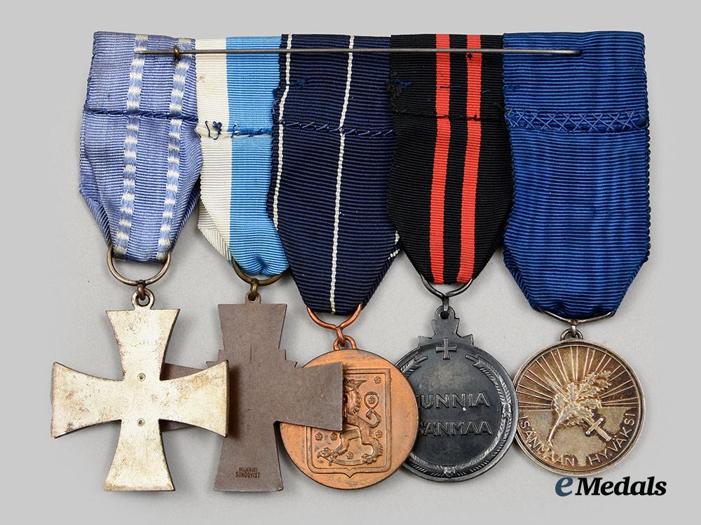 finland,_republic._a_second_war_medal_bar_with_five_medals,_awards,_and_decorations__a_i1_2697
