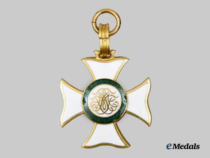 austria,_second_republic._a_military_order_if_maria_theresia,_knight’s_cross,_museum_exhibition_example,_by_c._f_rothe&_neffe,_c.1970__a_i1_2885