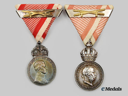 austria,_empire._a_lot_of_two_military_merit_medals“_signum_laudis”,_c.1918__a_i1_2887