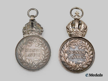 austria,_empire._a_lot_of_two_military_merit_medals“_signum_laudis”,_c.1918__a_i1_2891