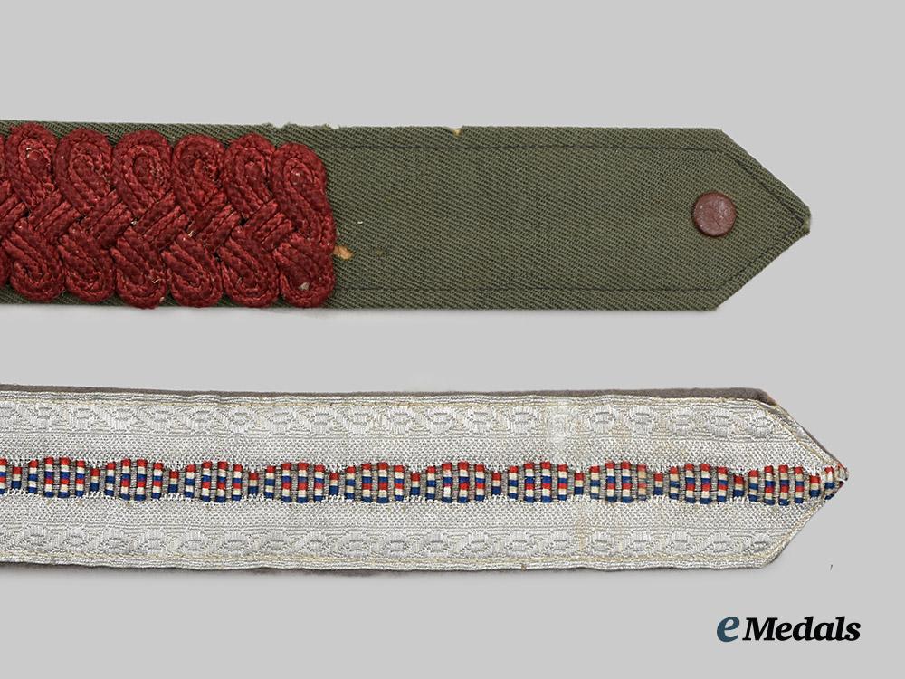 croatia,_independent_state._a_pair_of_officer_grade_belts__a_i1_3552