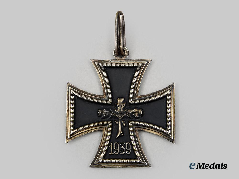 germany,_federal_republic._a_knight’s_cross_of_the_iron_cross,_early1957_version__a_i1_3687