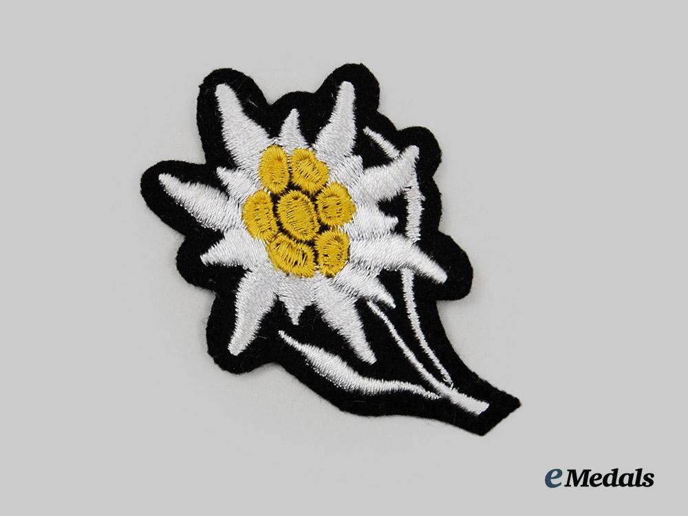 germany,_s_s._a_mint_waffen-_s_s_gebirgsjäger_e_m/_n_c_o_cap_insignia__a_i1_3713