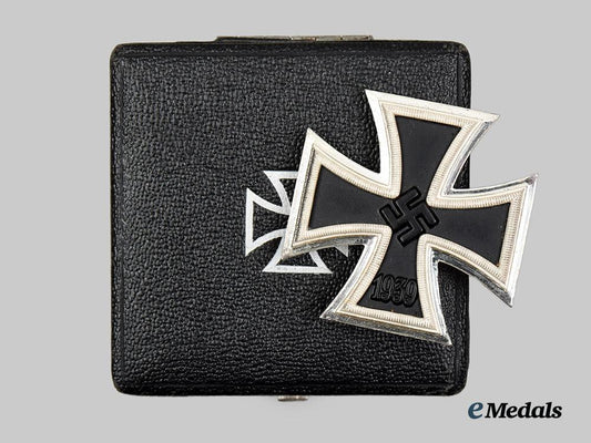 germany,_wehrmacht._a_mint1939_iron_cross_i_class,_with_case,_by_b._h._mayer__a_i1_3730