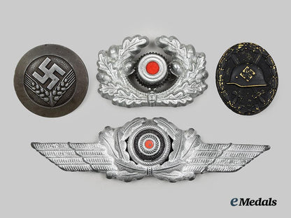 germany,_third_reich._a_lot_of_mixed_badges_and_insignia__a_i1_3853