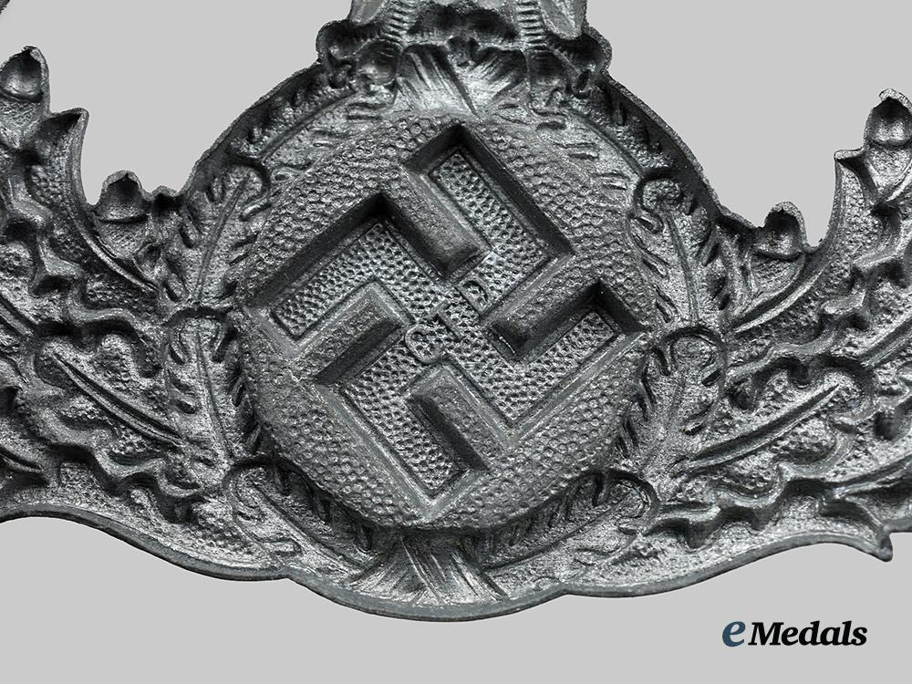 germany,_ordnungspolizei._an_officer’s_shako_plate,_by_christian_theodor_dicke__a_i1_4197
